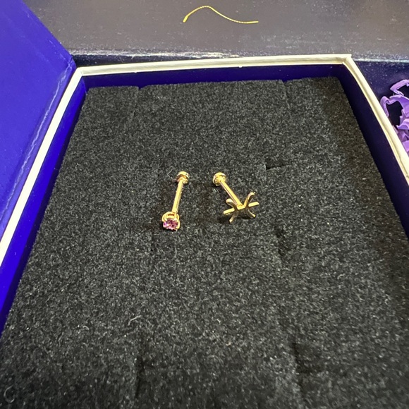 Automic Gold Flatback Stud Earrings (Amethyst, Pisces) - Picture 3 of 6